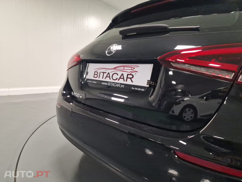 Mercedes-Benz A 250 E STYLE PLUS Hibrido Plug-In