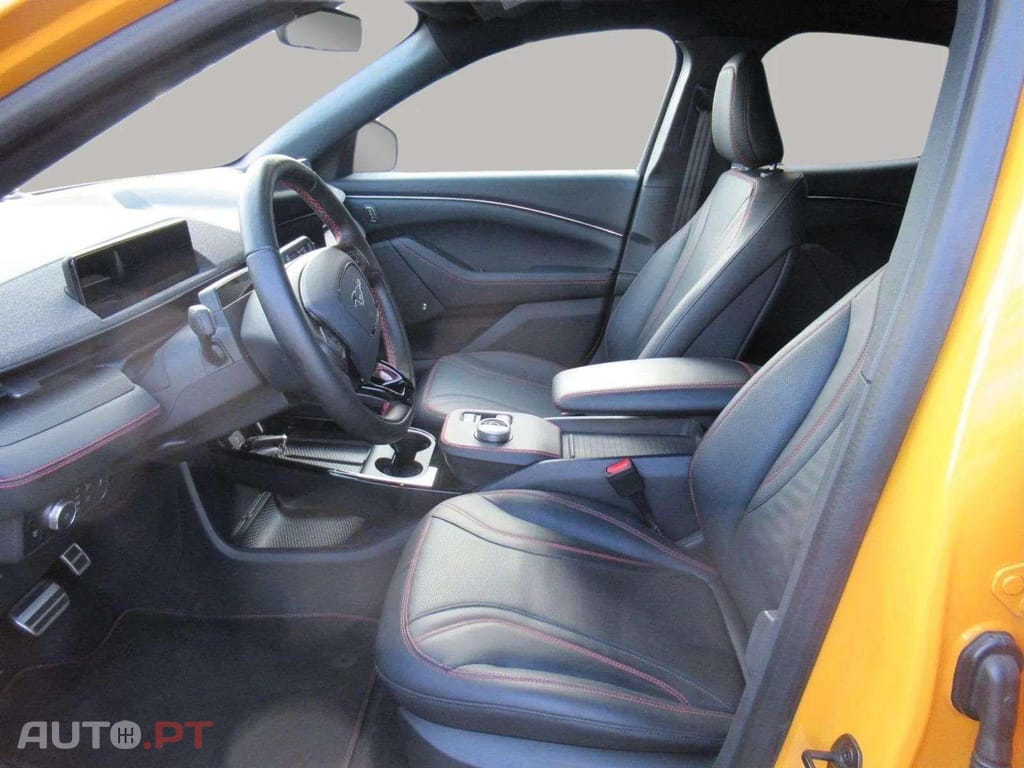 Ford Mustang Mach-E I.V.A DEDUTÍVEL AWD 