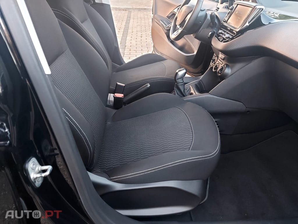 Peugeot 208 1.6 BlueHDi Style