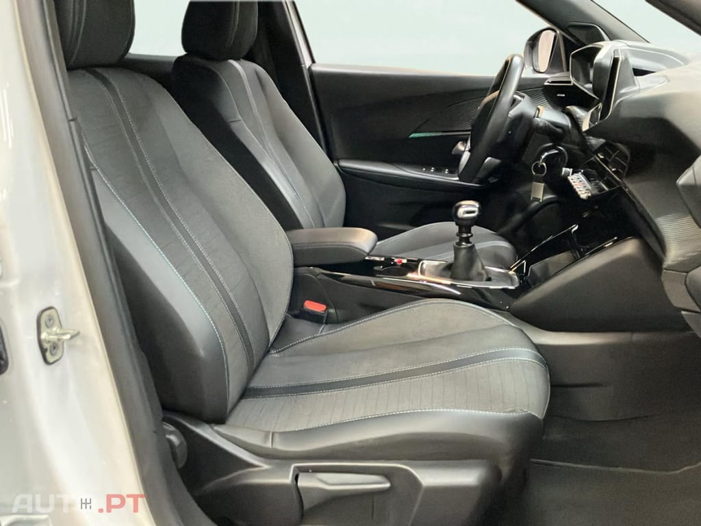 Peugeot 2008 1.2 PureTech Allure