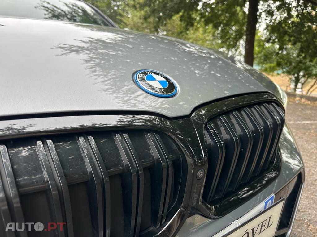 BMW 330 e Touring Pack Desportivo M Auto