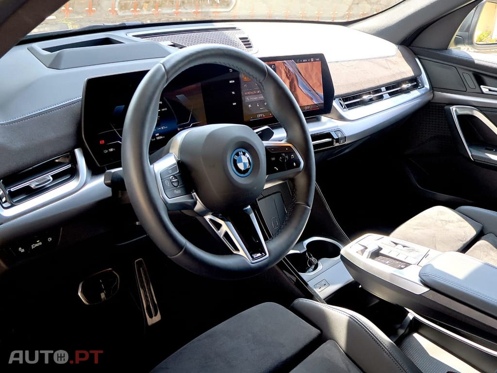 BMW iX2 eDrive20 Pack Desportivo M — fotografia 14