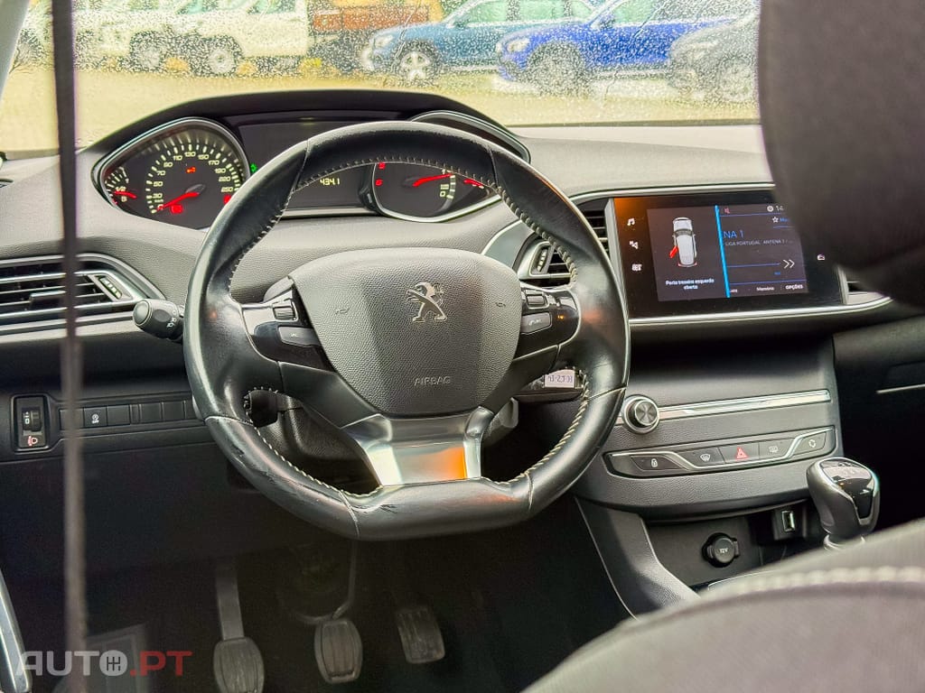 Peugeot 308 1.5 BlueHDi Business Line