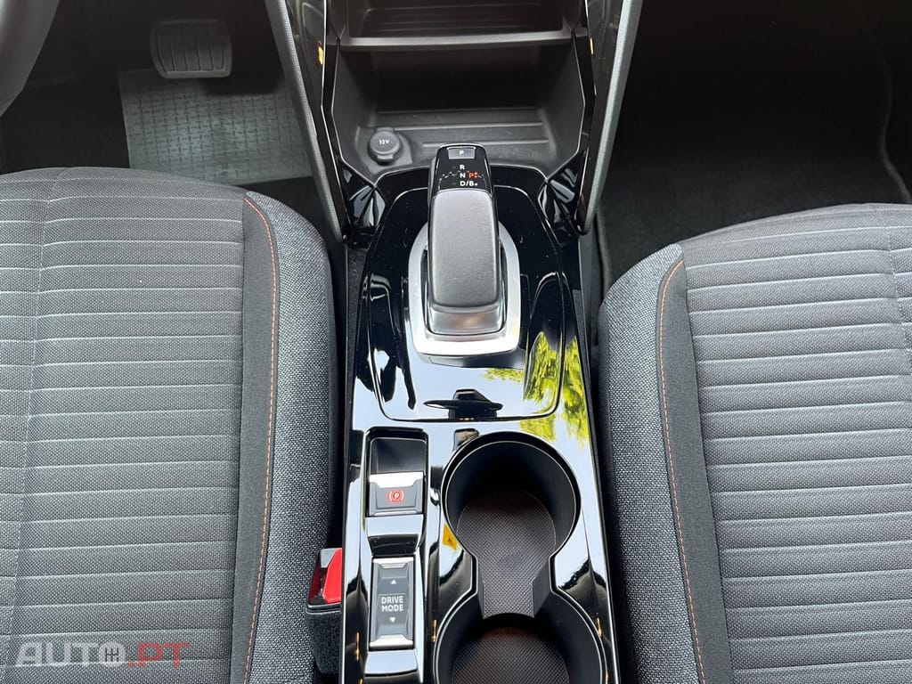 Peugeot E-2008 I.V.A DEDUTÍVEL Active