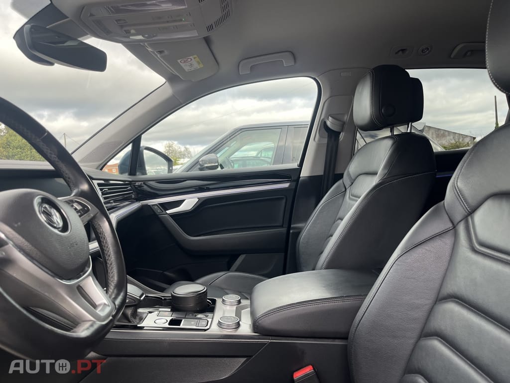 Volkswagen Touareg 3.0 TDI V6 Elegance Plus