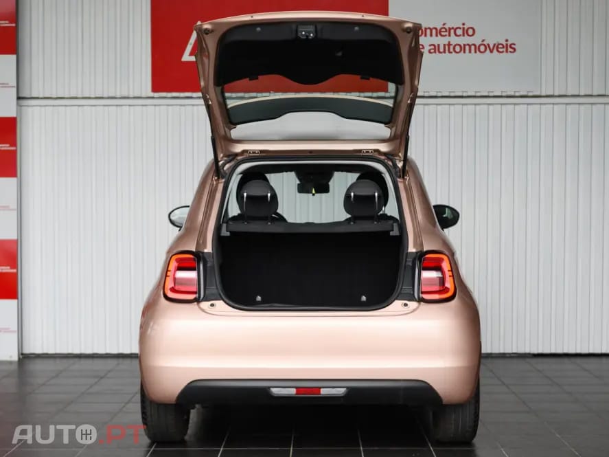 Fiat 500e Action