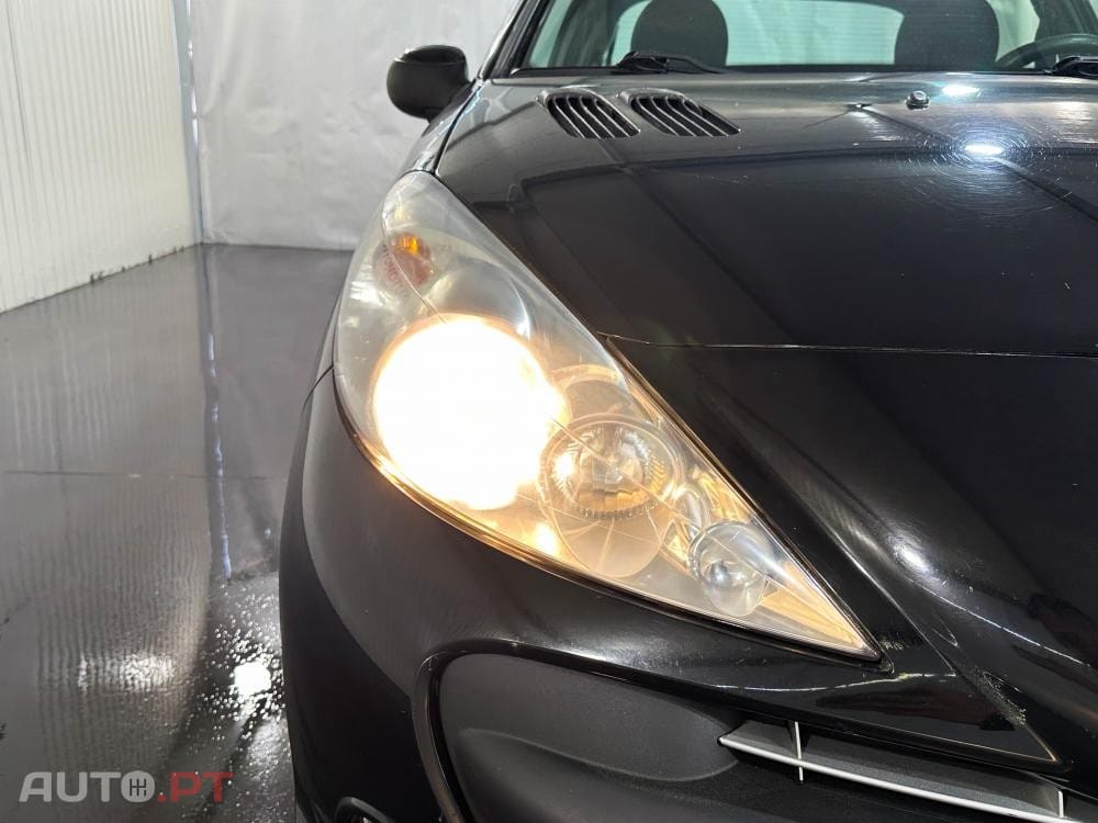 Peugeot 206 1.1i 60cv Sport Line