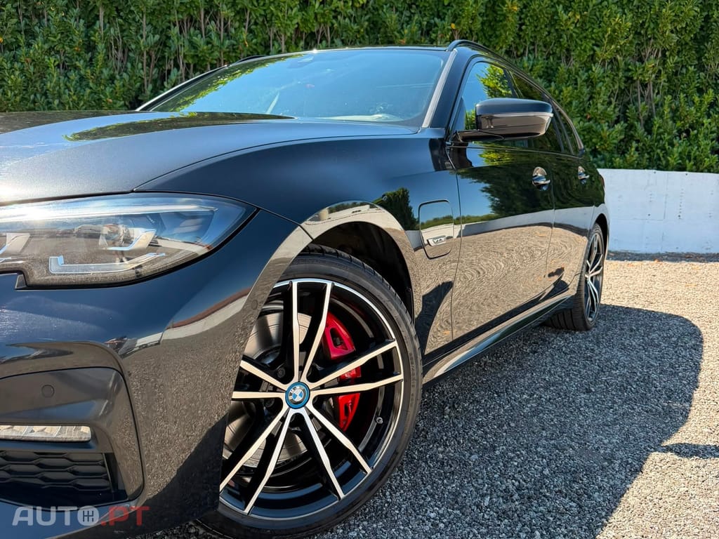 BMW 330 e Touring Pack M Auto