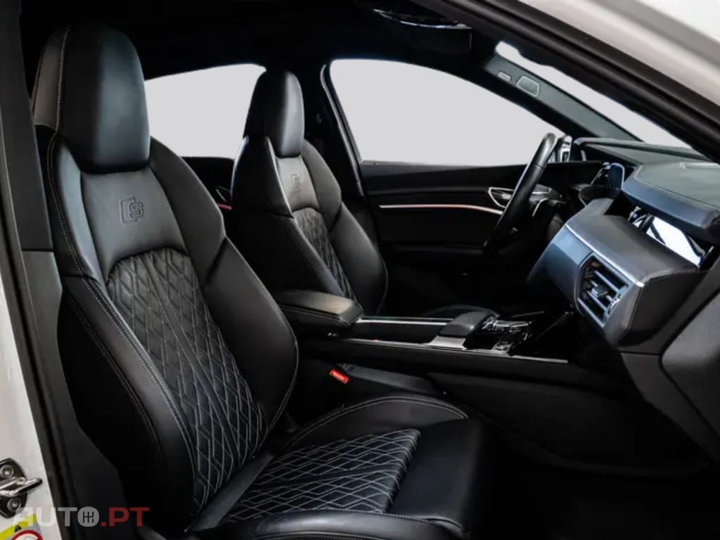 Audi E-Tron I.V.A DEDUTIVEL S BLACK