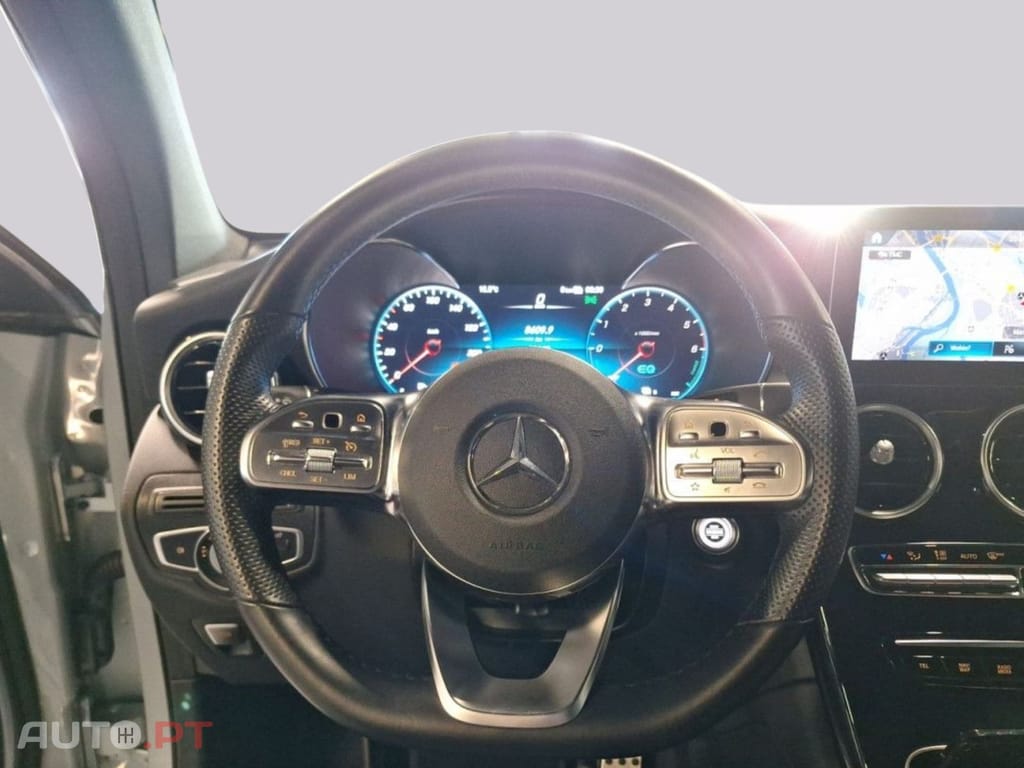 Mercedes-Benz GLC 300 I.V.A DEDUTÍVEL de 4M AMG