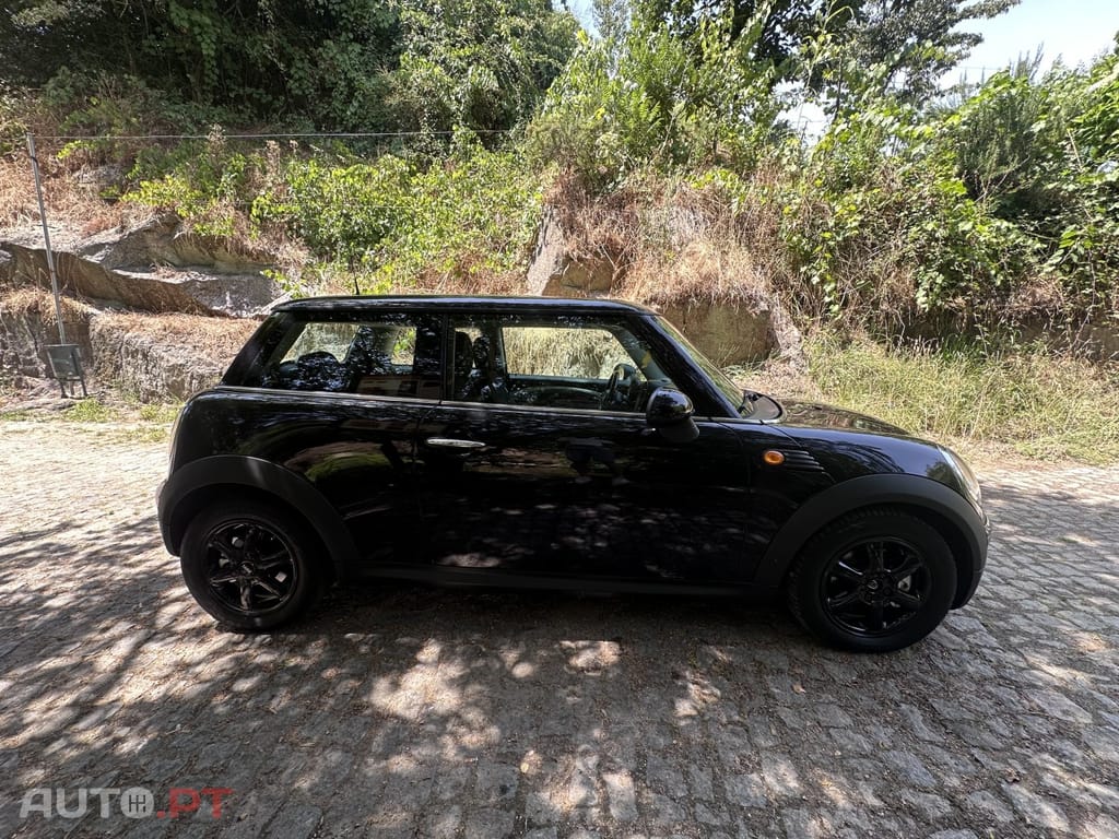 MINI Cooper Cooper D