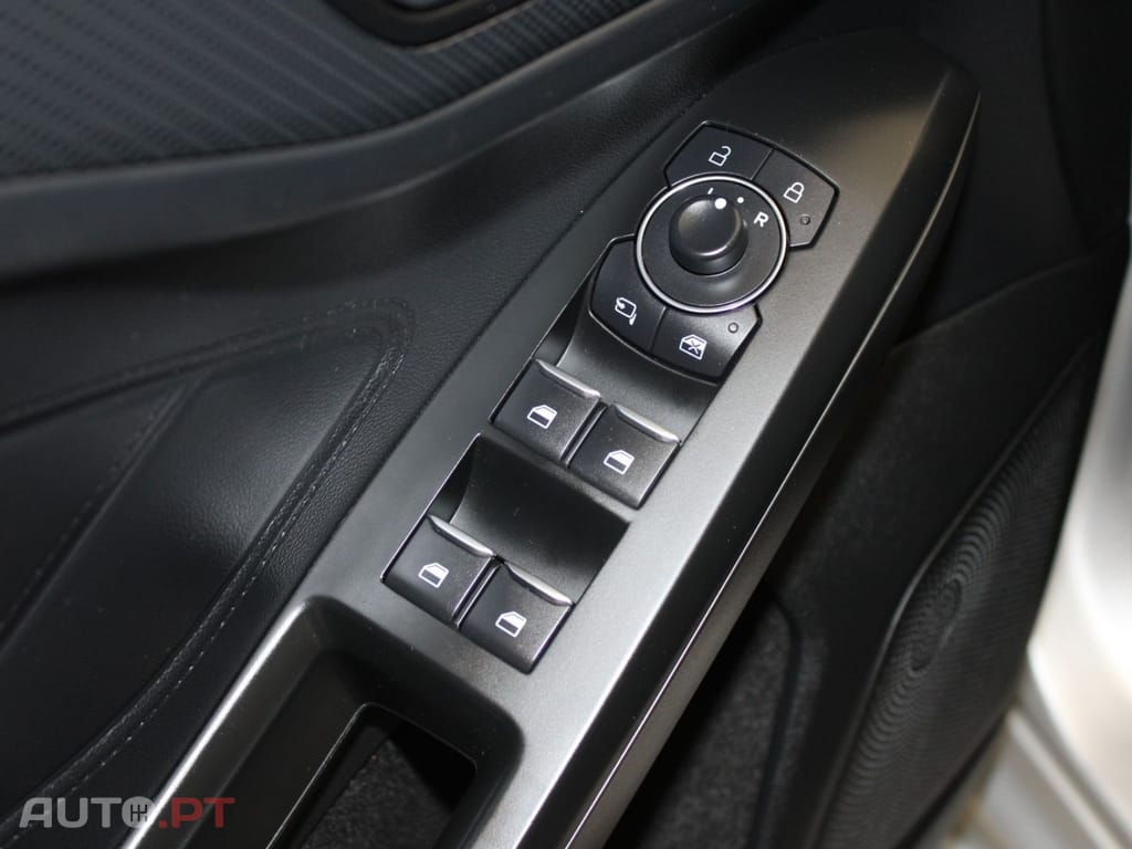 Ford Focus 1.0 ECOBOOST MHEV ST-LINE I.V.A DEDUTÍVEL 