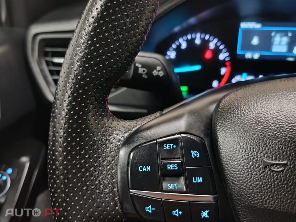 Ford Focus SW 1.0  EcoBoost  Hybrid ST-Line