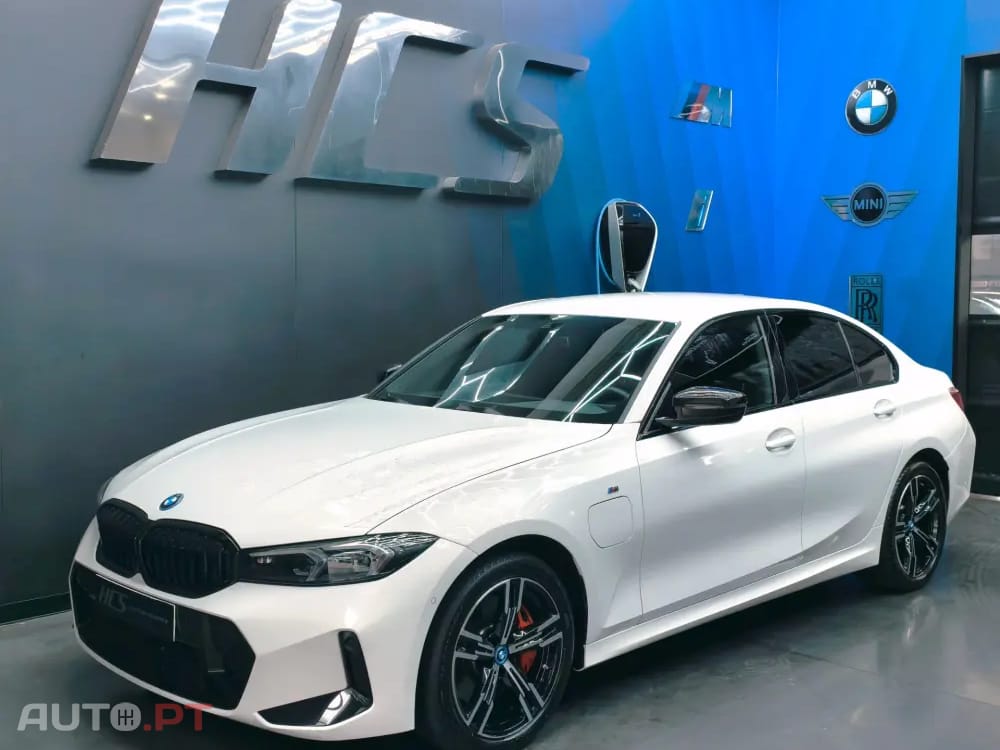 BMW 330 e Pack Desportivo M Pro Auto