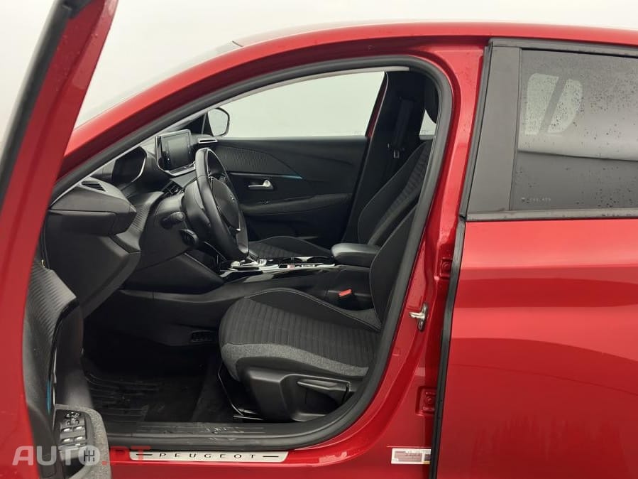 Peugeot E-208 50 kWh Style