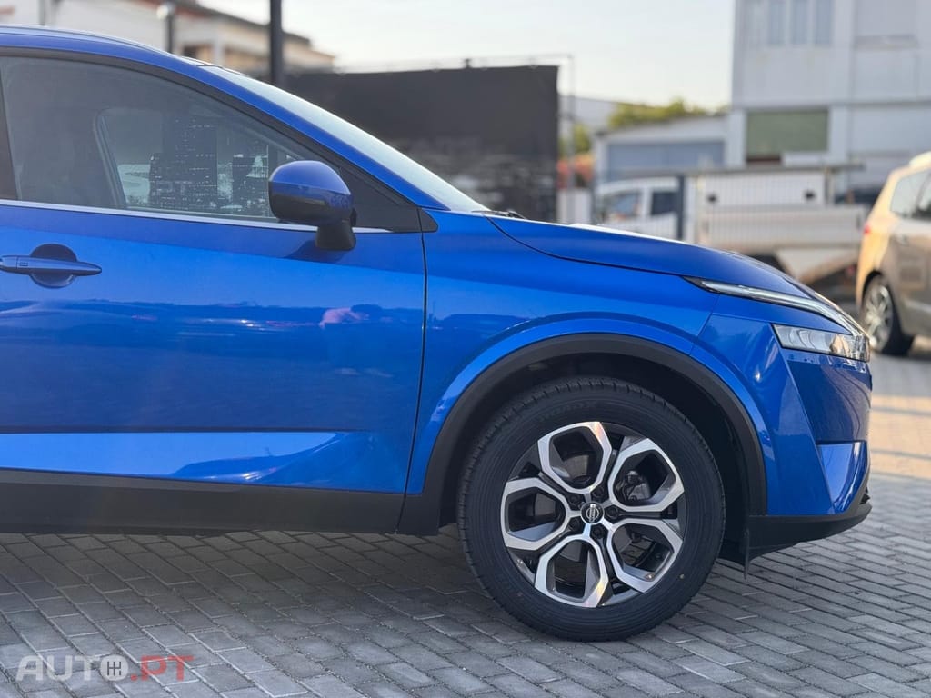 Nissan Qashqai 1.3 DIG-T N-Connecta LED+SKY