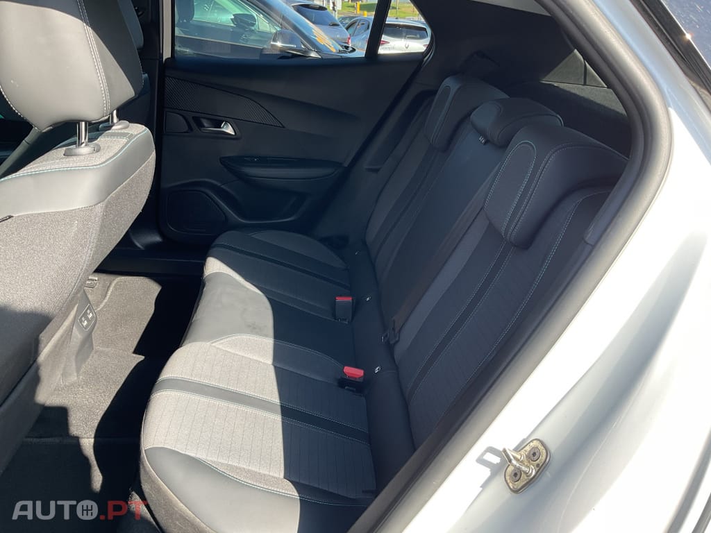 Peugeot 2008 1.2 PureTech Allure Pack EAT8