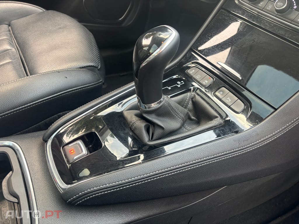 Opel Grandland (X) 1.2 T Design & Tech AT