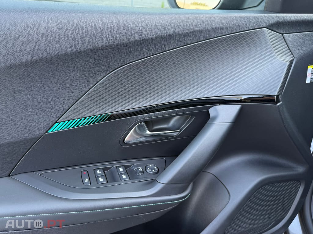 Peugeot 2008 1.2 PureTech Allure Pack EAT8