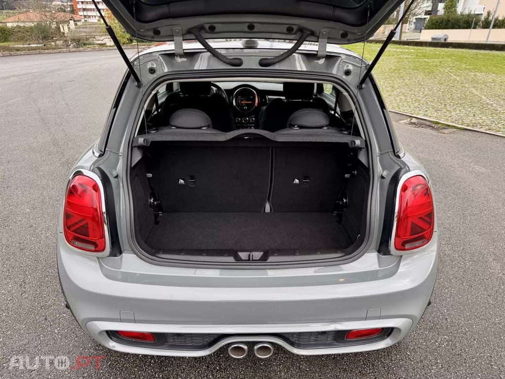 MINI Cooper Cooper SD Auto