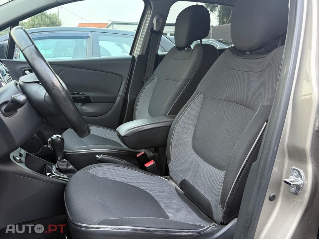 Renault Captur auto
