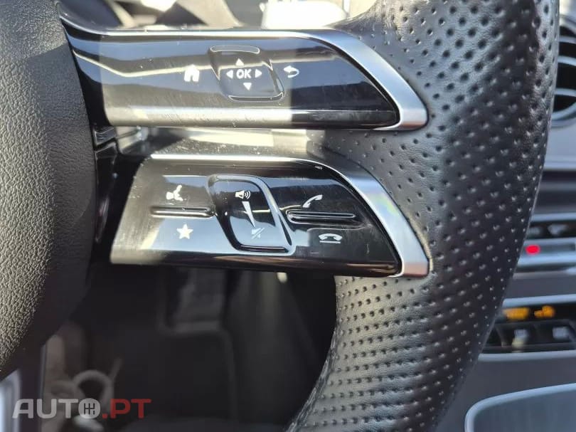 Mercedes-Benz E 300 9G-TRONIC AMG LINE 4 MATIC