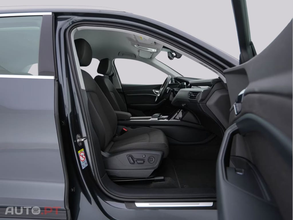 Audi E-Tron I.V.A DEDUTIVEL 