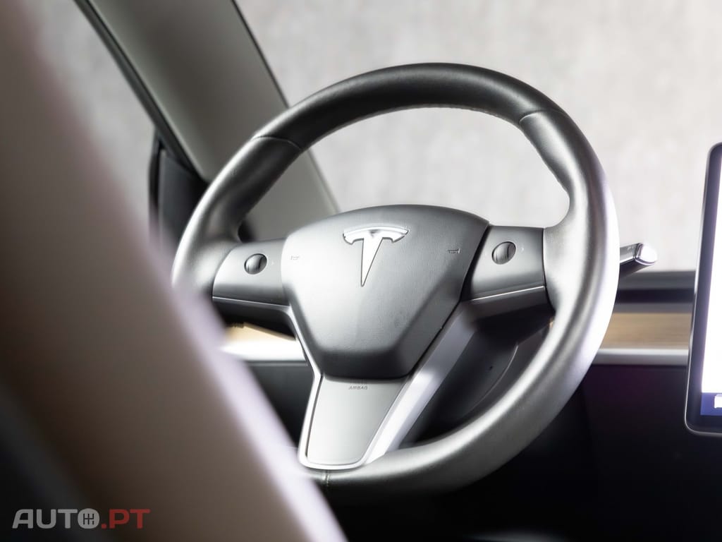 Tesla Model 3 Standard Range Plus RWD