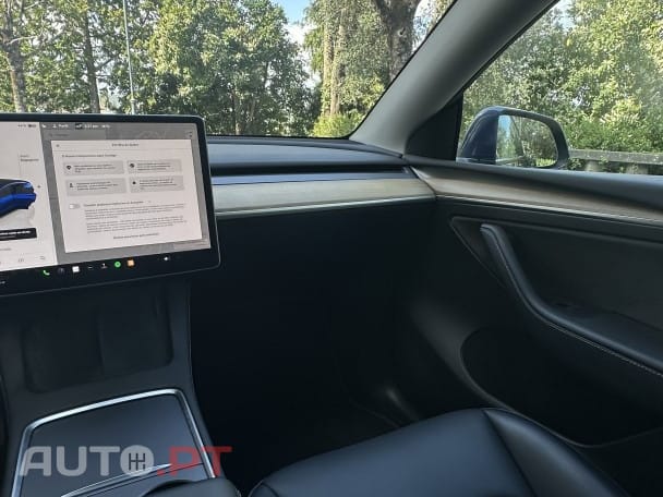 Tesla Model Y Standard RWD