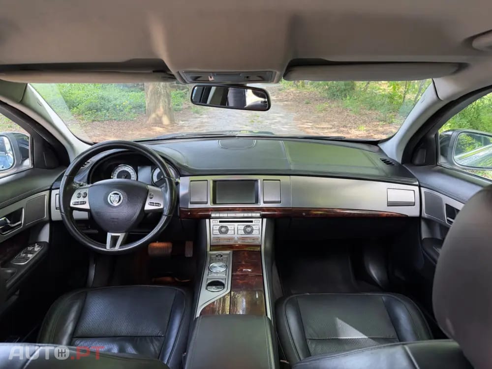 Jaguar XF 2.7 D V6 Premium Luxury