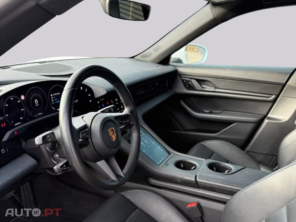 Porsche Taycan Performance I.V.A DEDUTIVEL 