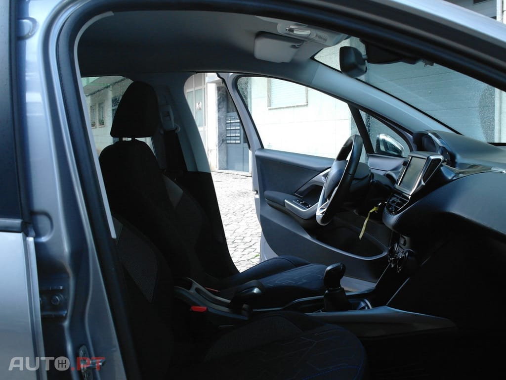 Peugeot 2008 1.2 PureTech Style