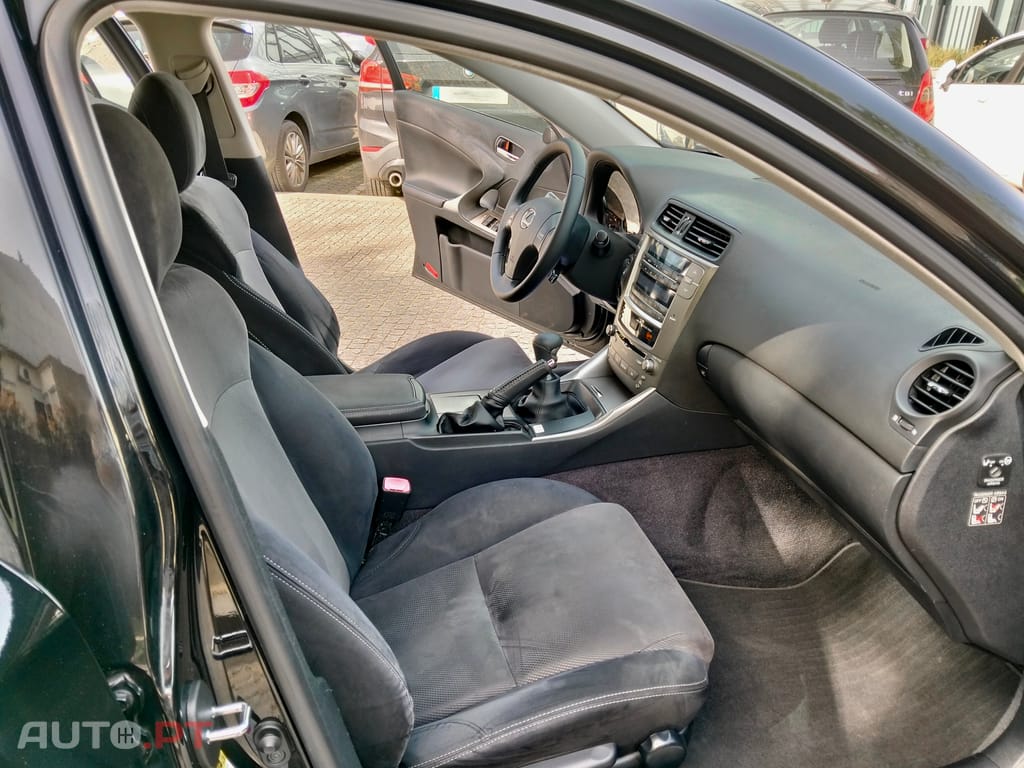 Lexus IS 220 Business c/ Pack Sport