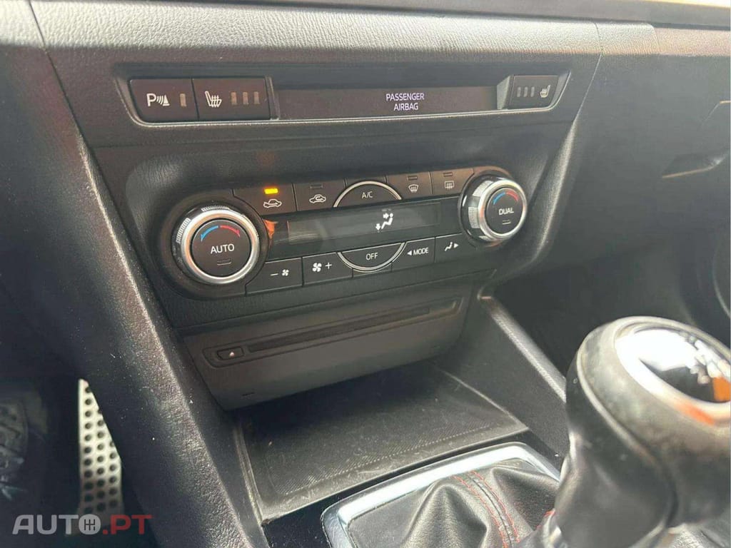 Mazda 3 1.5 Sky-D Excellence Navi