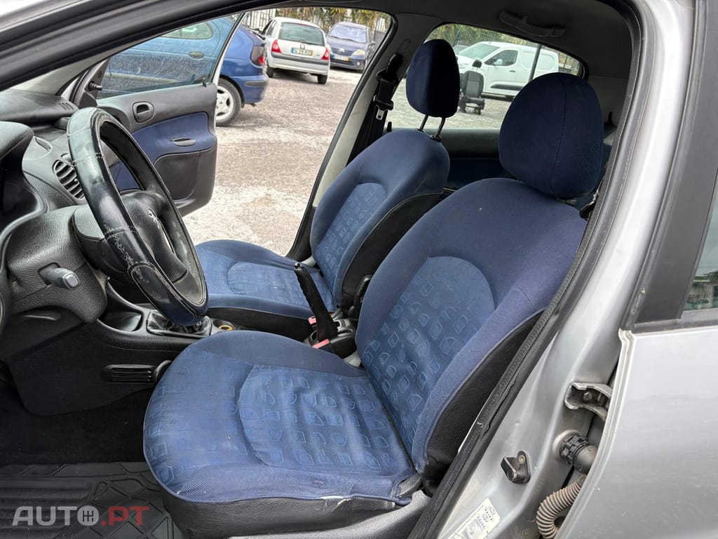 Peugeot 206 1.1 Color Line