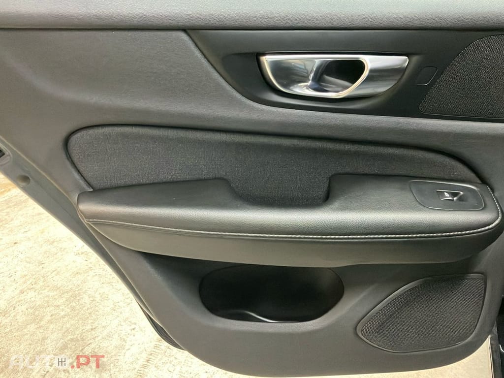 Volvo V60 2.0 B4 Momentum Plus Geartronic