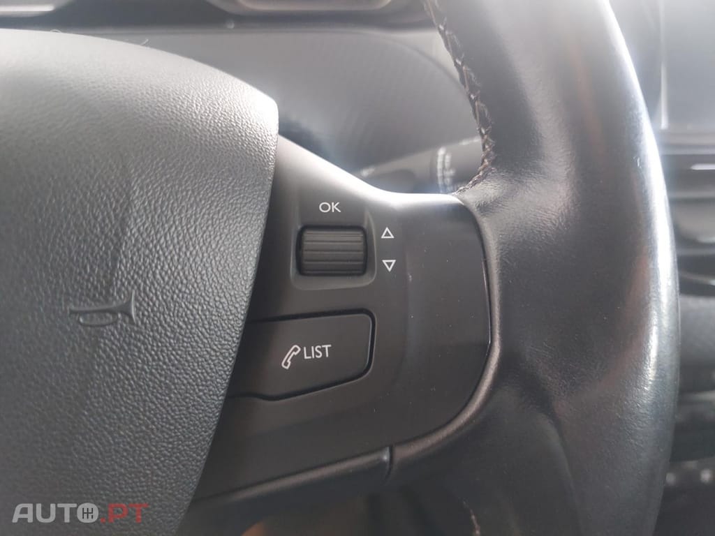Peugeot 2008 1.2 PureTech Allure