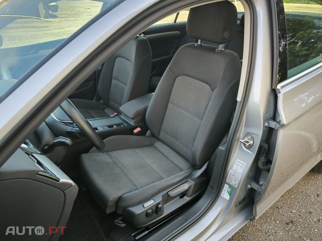 Volkswagen Passat 2.0 TDI Business P.DSG