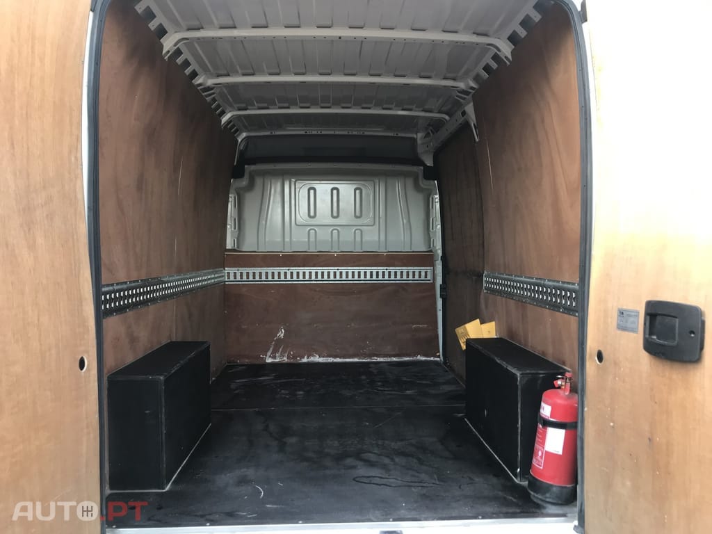 Peugeot Boxer 2.2 BlueHDi 335 L2H2 Pro