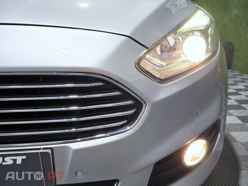 Ford S-Max 2.0 TDCi Titanium
