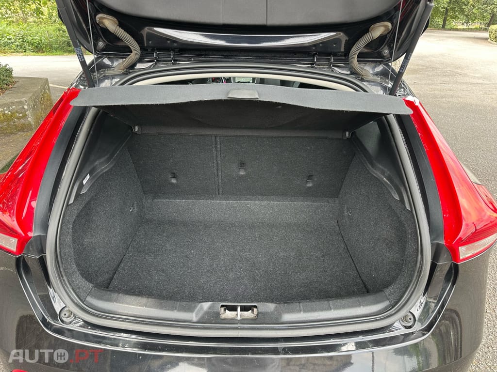 Volvo V40 2.0 D2 Momentum Eco