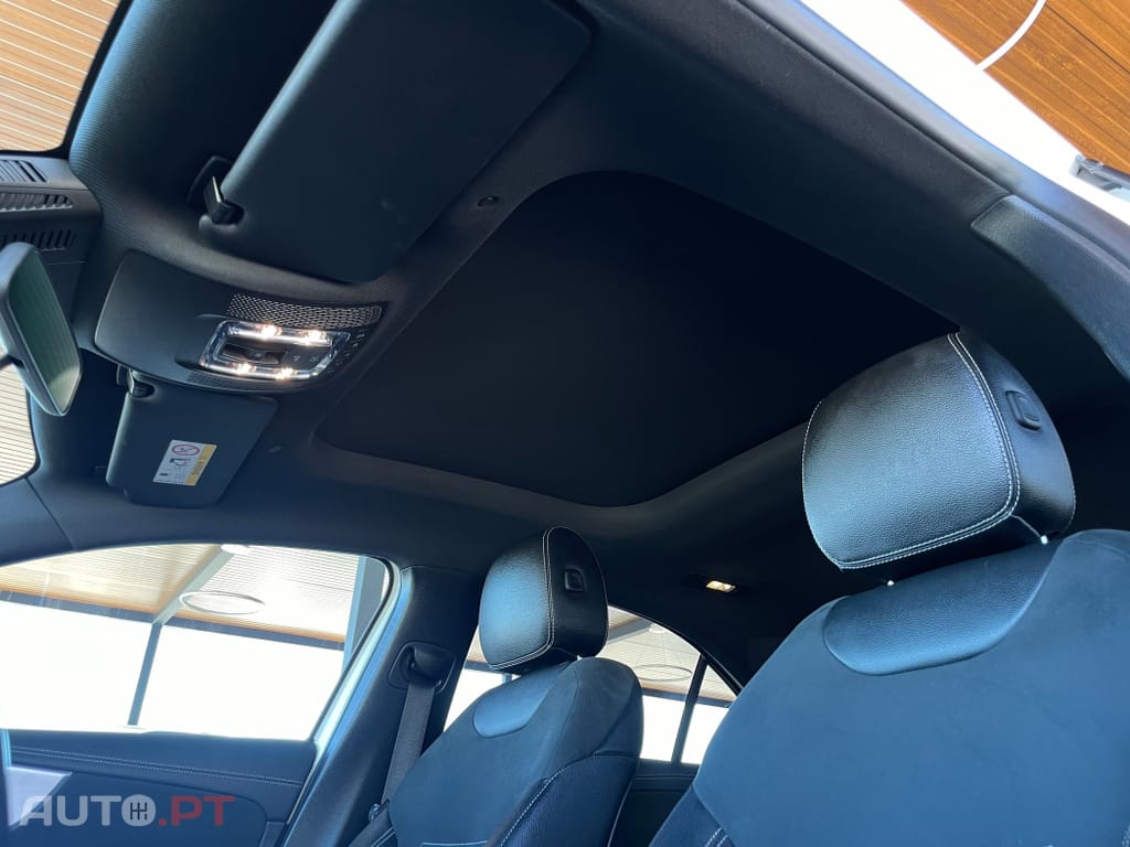 Mercedes-Benz A 250 e AMG Line