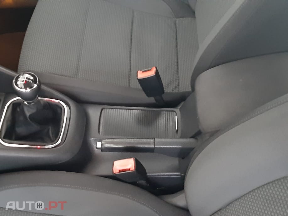 Volkswagen Golf Variant Confortline 1.6 TDI 105 CV