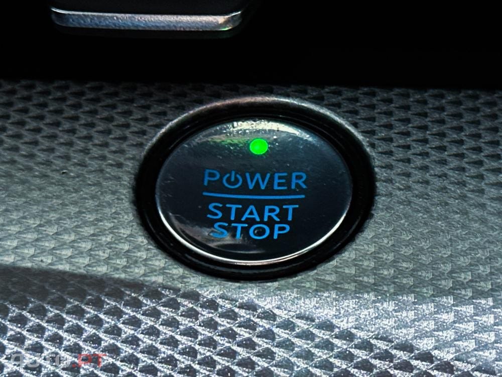 Ford Mustang Mach-E 75.7 kWh Base