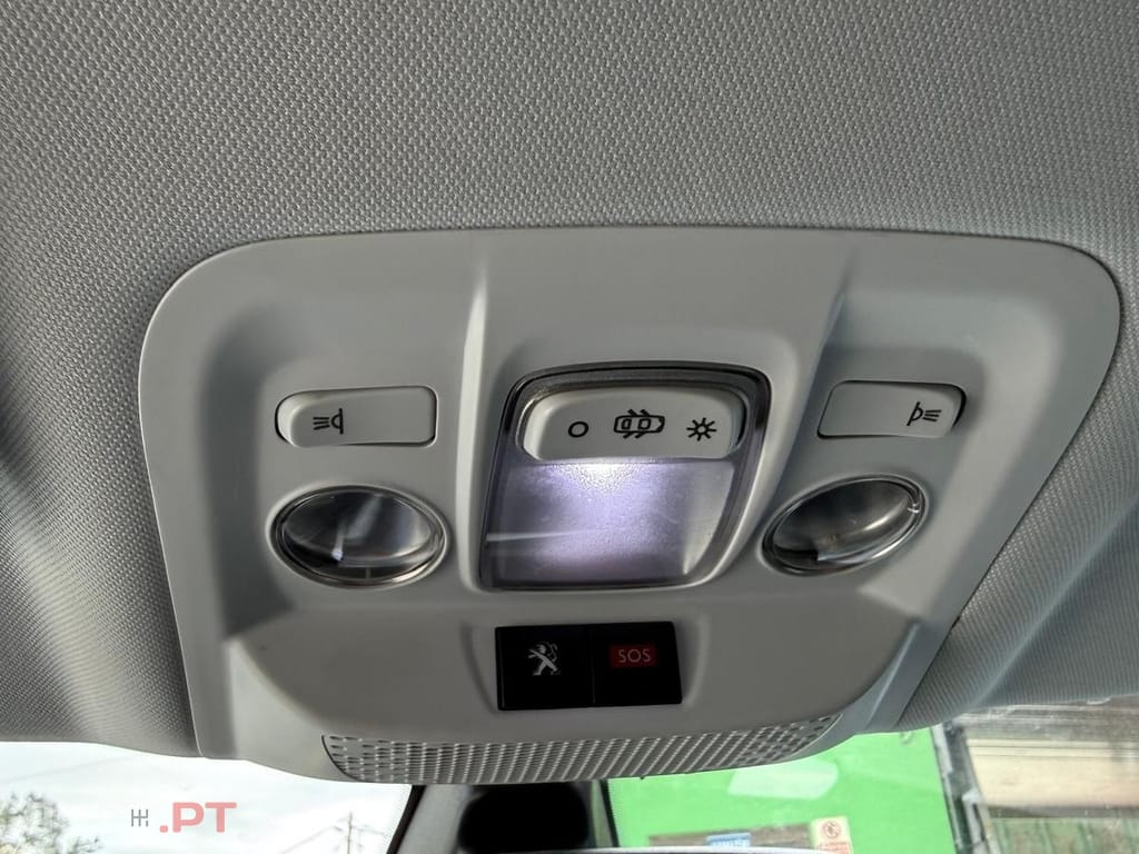 Peugeot 2008 1.2 PureTech Allure EAT6