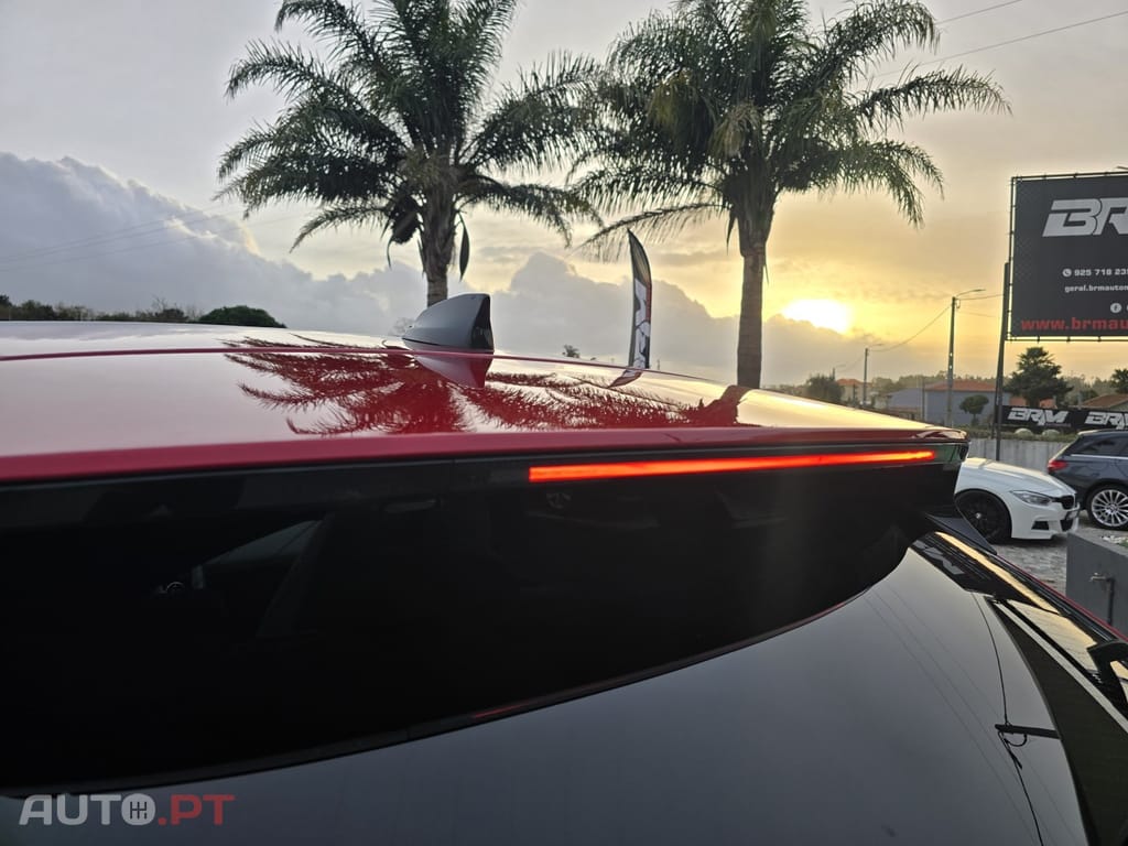 Jaguar E-Pace 1.5 P300e R-Dynamic SE AWD Aut.