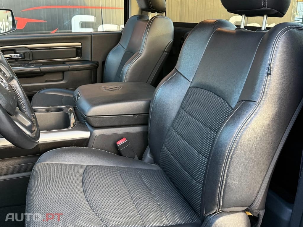 Dodge RAM 1500 5.7 V8