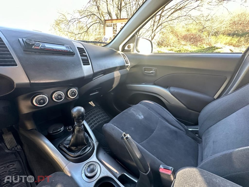 Mitsubishi Outlander 2.0 DI-D Intense 4WD