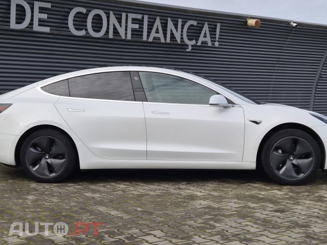 Tesla Model 3 Standard Range Plus RWD
