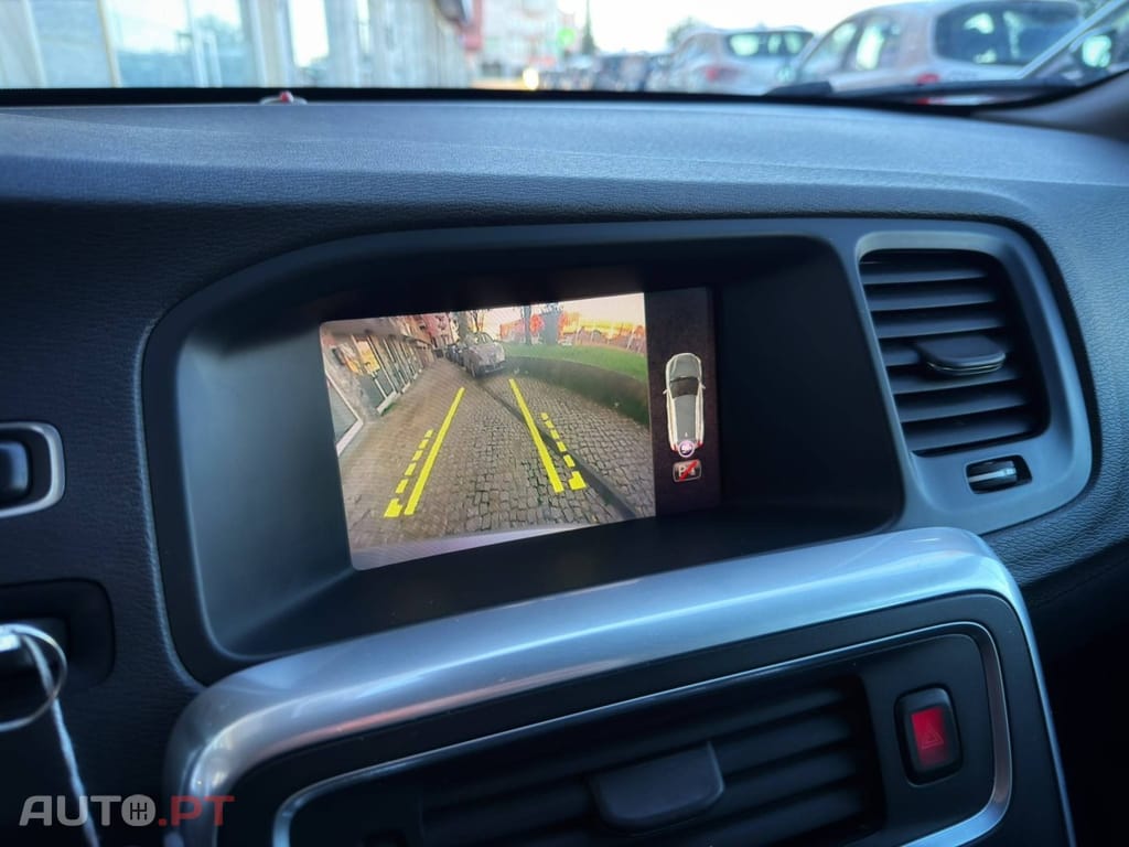 Volvo V60 2.0 D2 Momentum Drive